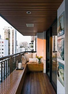 Langer schmaler balkon