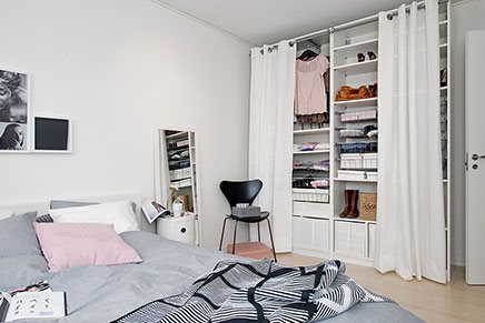 Schlafzimmer mit kleiderschrank