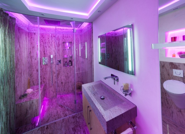 Badezimmer violett