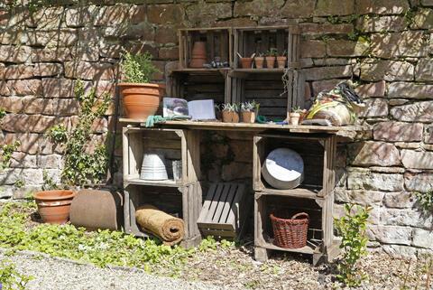 Gartengestaltung mit holzkisten