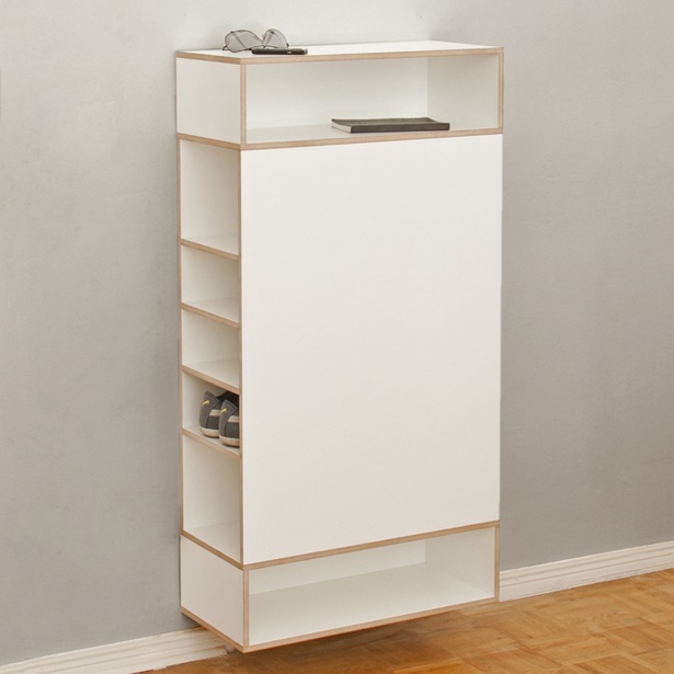 Schmale garderobe mit schuhschrank