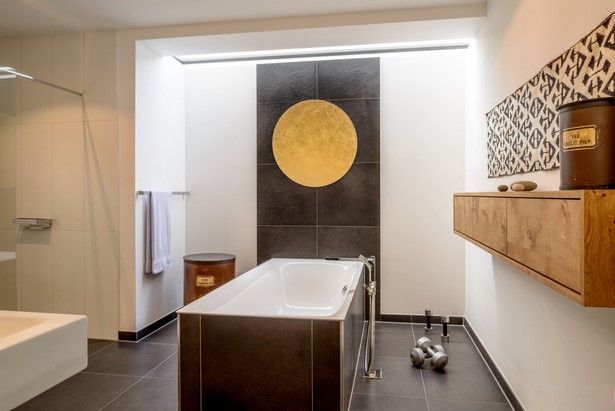 Badezimmer fliesen gold