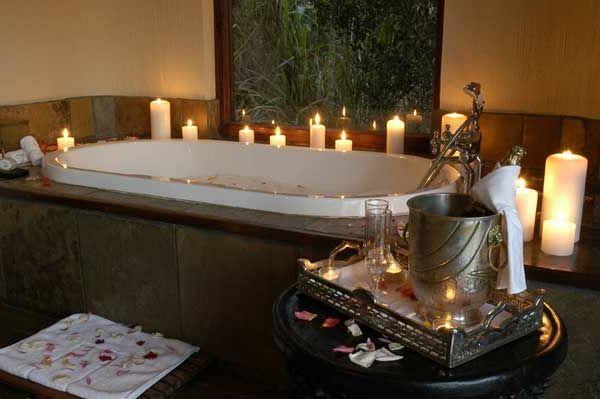 Badezimmer romantisch dekorieren