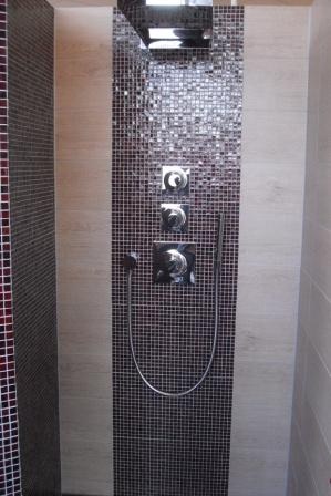 Badezimmer mosaik dusche