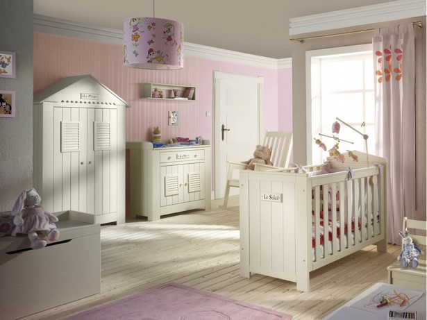 Babyzimmer komplett massiv