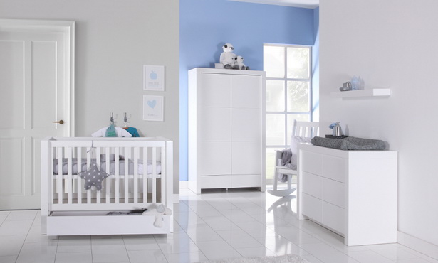 Babyzimmer in weiß