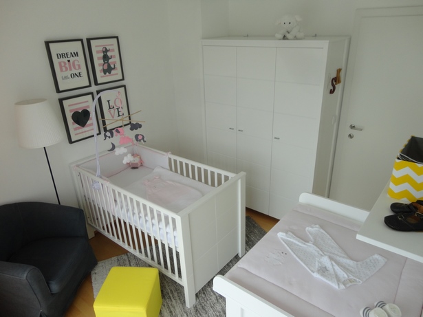 Babyzimmer grau rosa