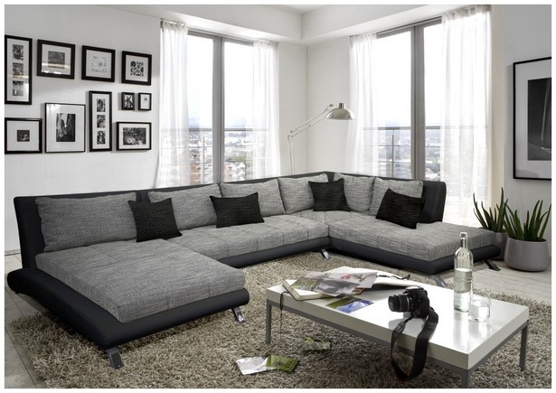 Wohnzimmer ideen schwarzes sofa