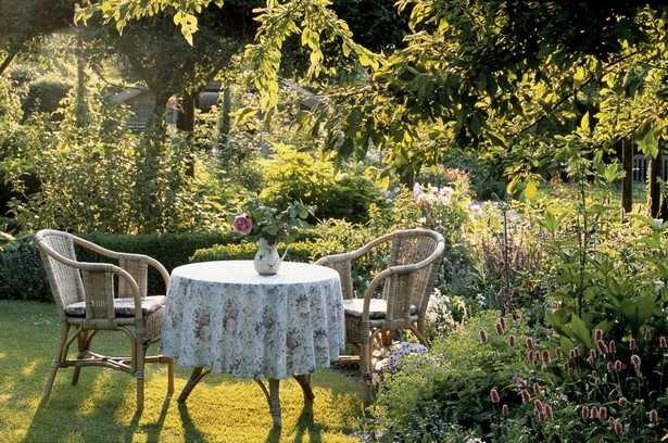 Garten romantisch gestalten