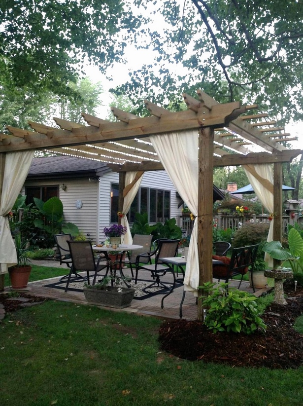 Kleiner garten mit terrasse