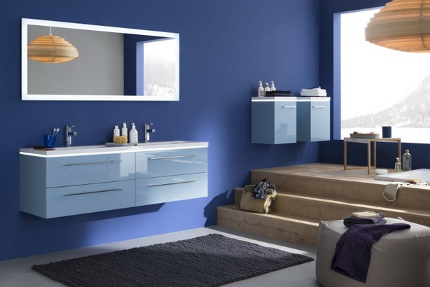 Blaue badezimmermöbel