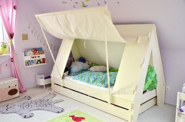 Kinderzimmer mit 2 betten