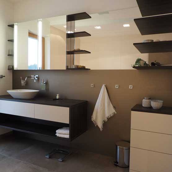 Badezimmerverbau modern