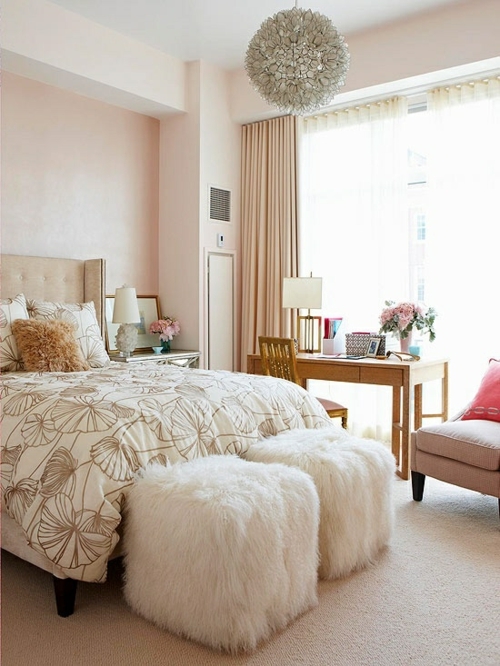 Schlafzimmer in beige