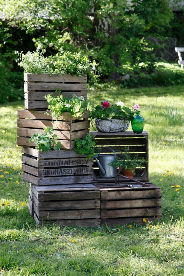 Holzkisten deko garten