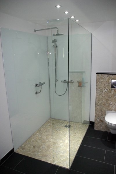 Fliesenspiegel dusche