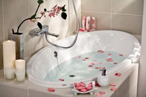 Badezimmer romantisch dekorieren