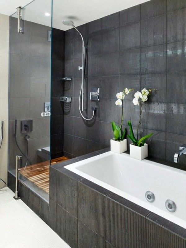 Moderne badezimmer mit dusche und badewanne