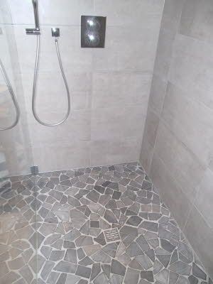 Badezimmer mosaik dusche