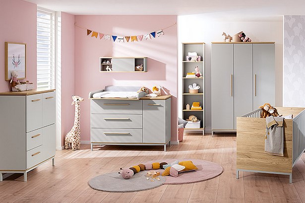 Babyzimmer mit eckkleiderschrank