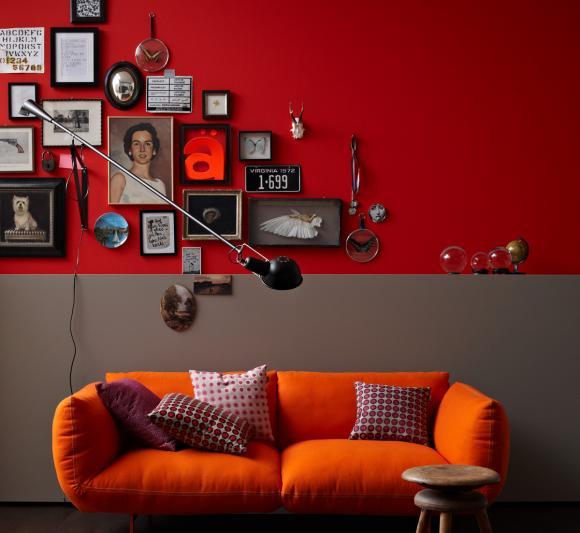 Wandgestaltung wohnzimmer grau rot