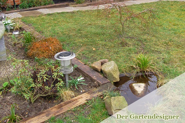 Alte holzbalken im garten