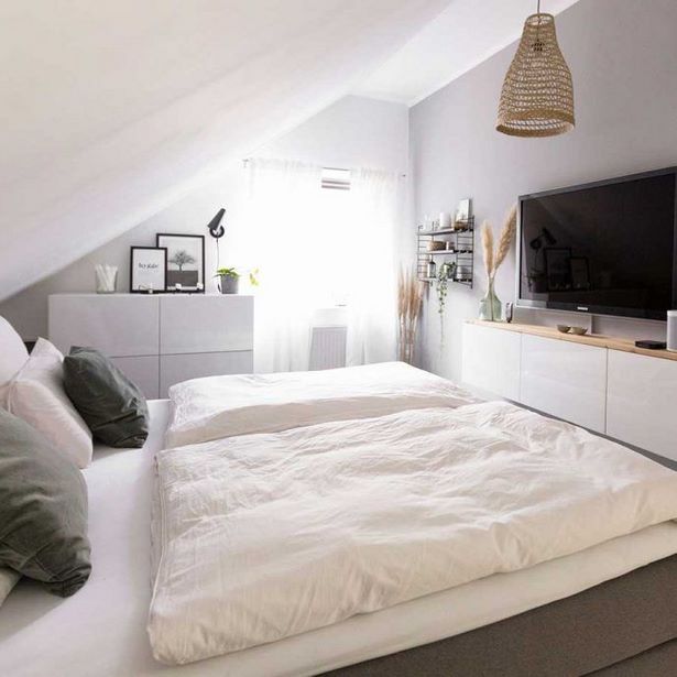 Schlafzimmer dachschräge farblich gestalten