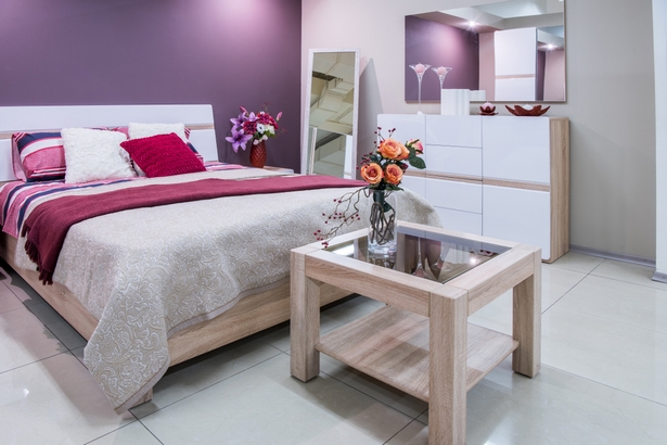 Schlafzimmer lila grau