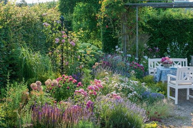 Kleine ecke im garten gestalten