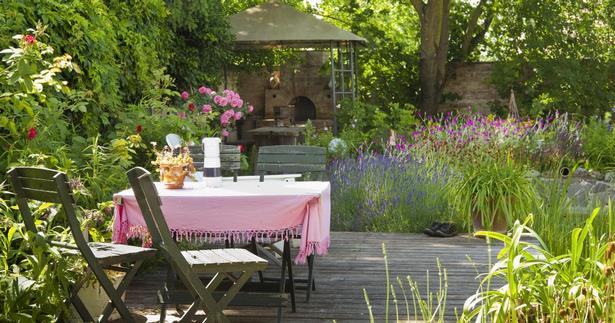 Schöne sitzplätze im garten bilder