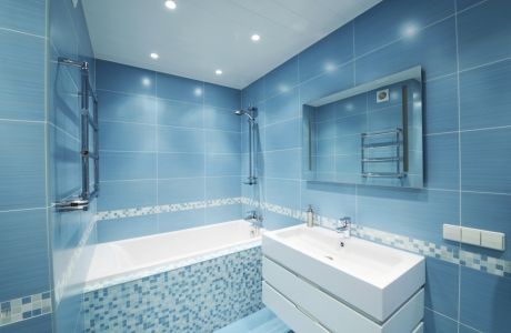 Badezimmer gestalten blaue fliesen
