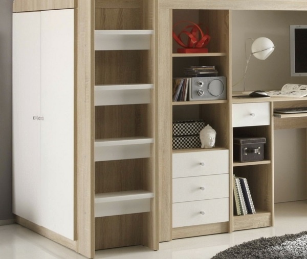 Kinderbett mit schreibtisch und kleiderschrank