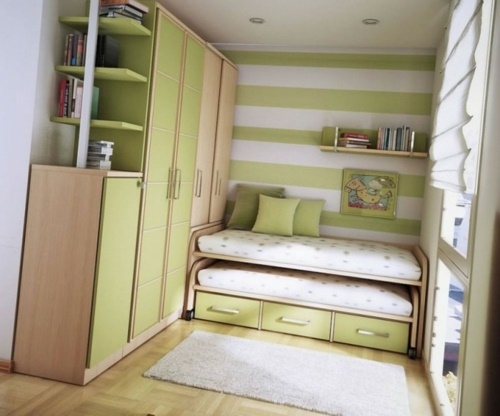 Kleines schlafzimmer kleiderschrank