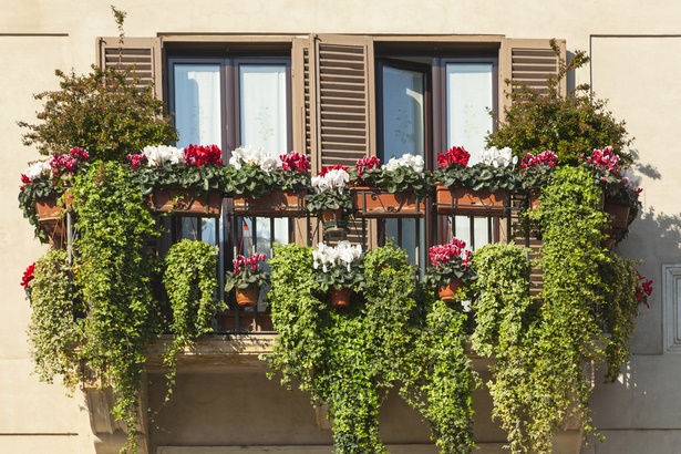 Balkon hübsch gestalten