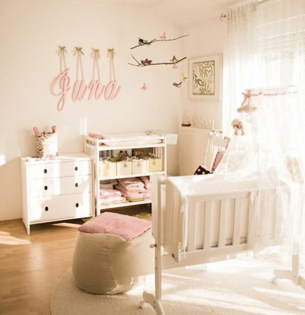 Babyzimmer beige rosa