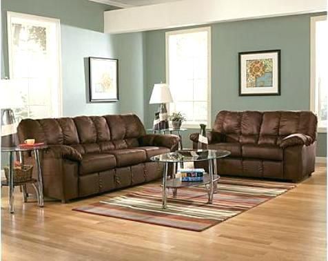 Welche wandfarbe zu brauner couch