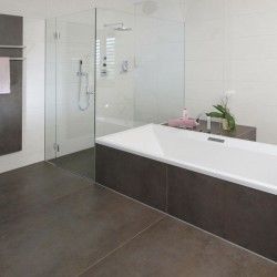 Badezimmer modern braun