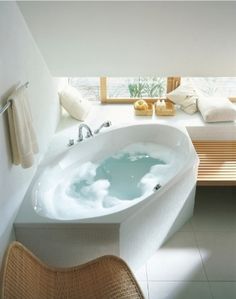 Eckbadewanne modern