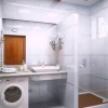 Kleine badezimmer mit waschmaschine
